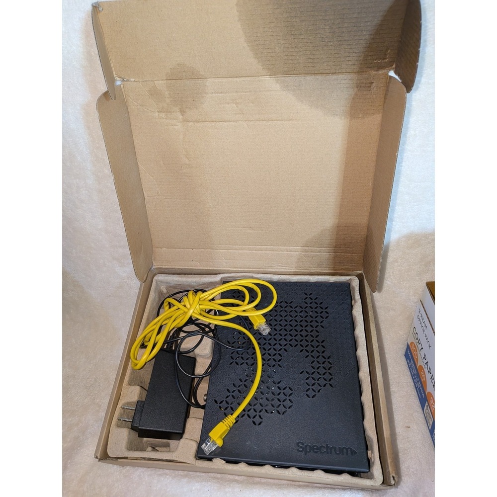 Used  Spectrum Great Condition Hitron EN2251 D3.1 2.5G eMTA PC15 Modem w / Cords